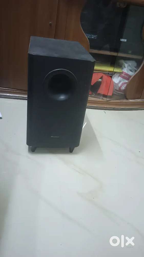Pioneer subwoofer model S22w.p