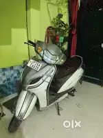 Activa 5G , 2020 model , 12000 km driven , mid condition