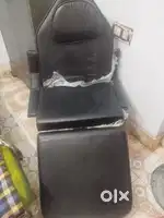 Urgent sell Beauty parlour chair and mirror