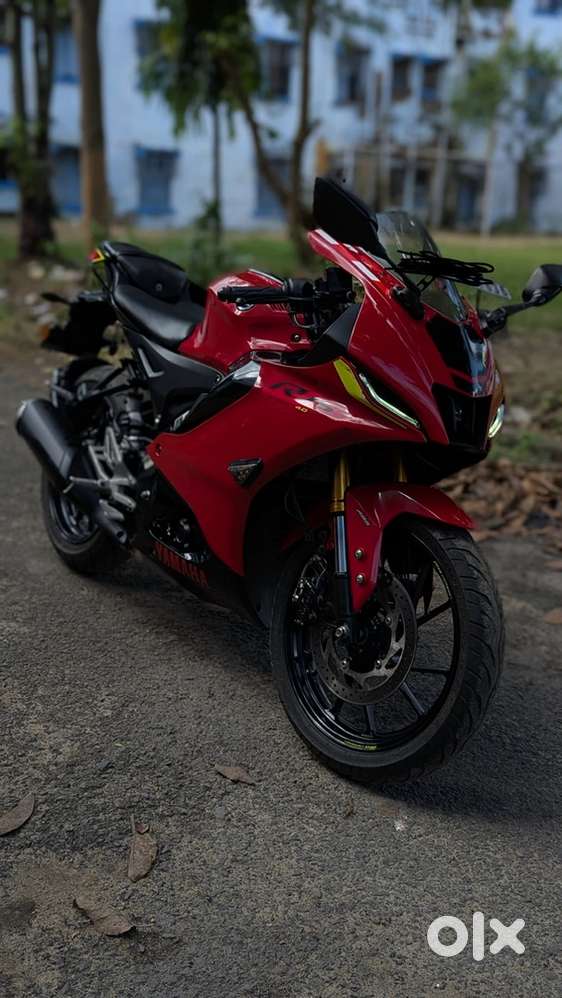 Yamaha R15 V4 2023 BS6 model.