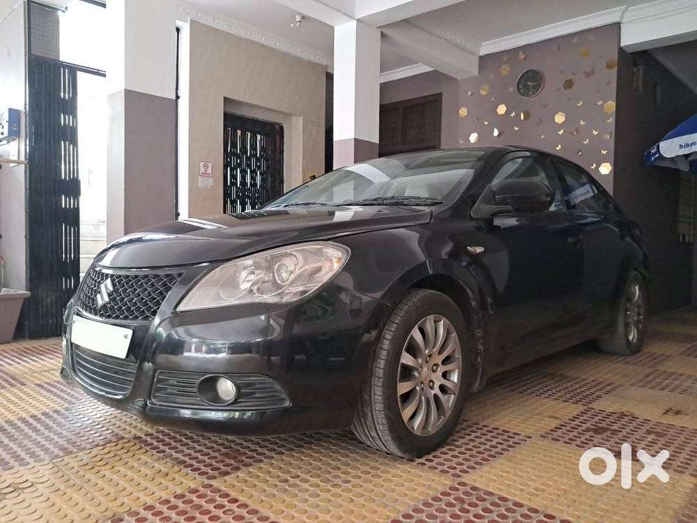 Maruti Suzuki Kizashi CVT, 2011, Petrol