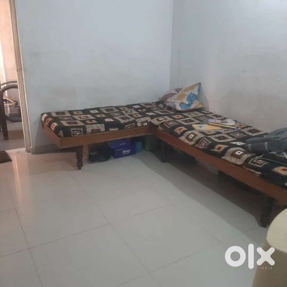 1bhk flat vechvano che...