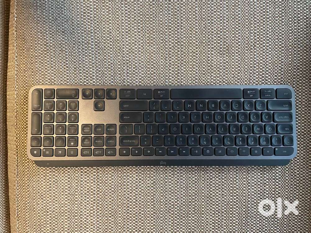 Logitech MX Keys S + MX Master 3S Combo with Desk Mat (Like New)