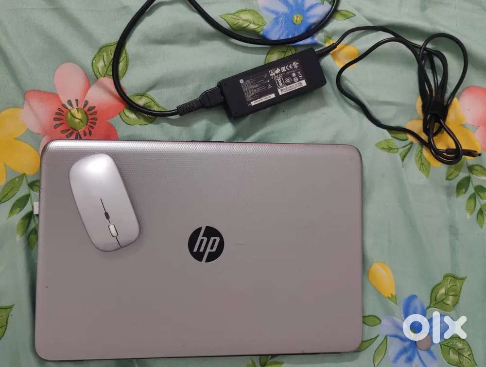 Hp intel core i5 laptop 8 gb 256 gb SSD