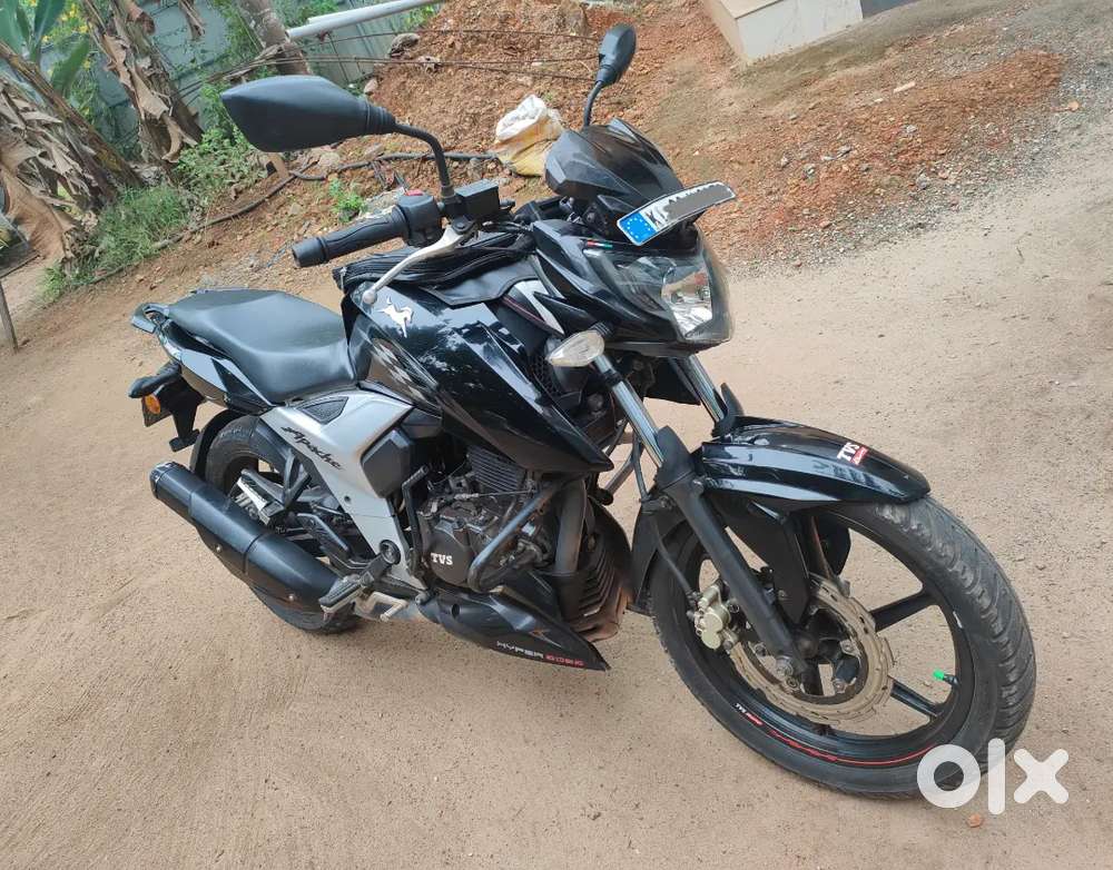 Apache RTR 1604v carburettor type. Single owner neat bike