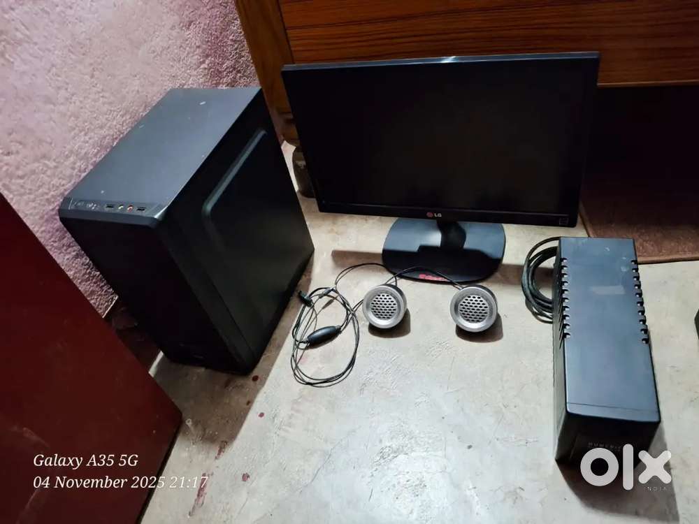 Computer setup with running condition .