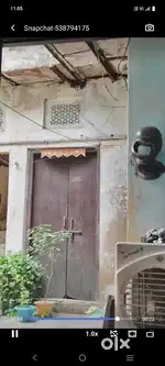 House sale on road