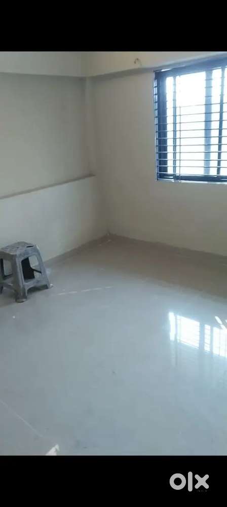 Fully spacious , under security camera , 24 hrs water