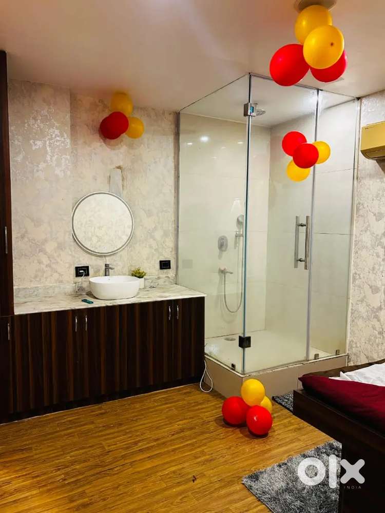 Need Female therapist For salon