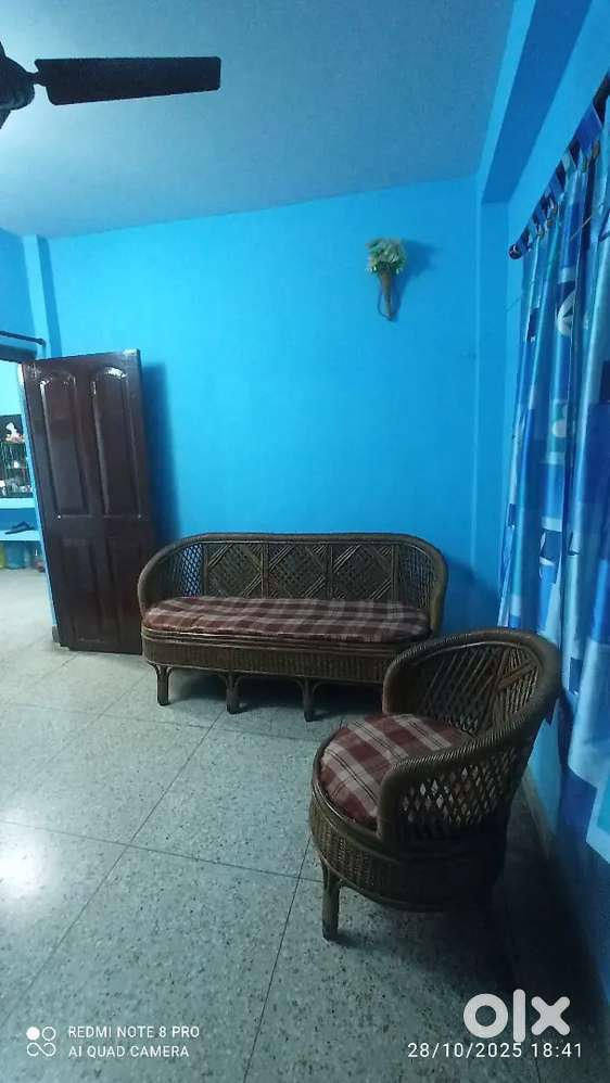 Ready to move 1.5 BHK flat at Dumdum Cantonment prime location.