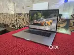 Apple Macbook Pro i7/16/512gb/5.5gb Graphics 15inch Retina Touchbar