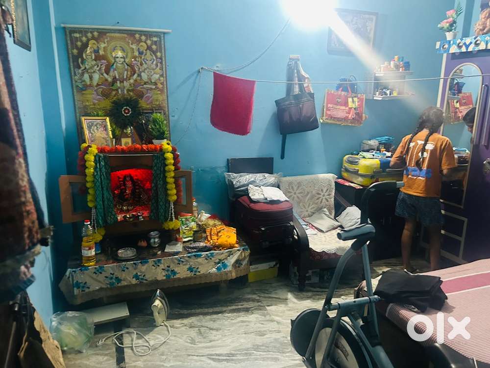 Need to sell urgently 1 bhk in nawada 60 gaj 16 lakh only