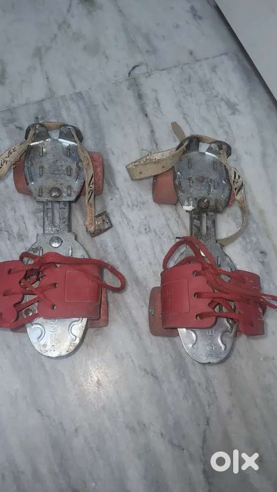 Jonex adjustable metal skates in normal condition
