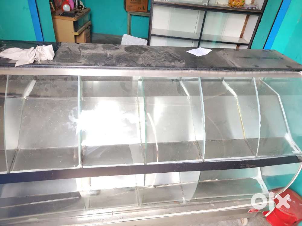 chips Display counter and Glass rack
