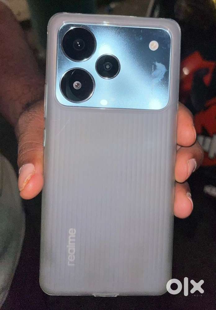 p4 pro excellent condition 8,256gb