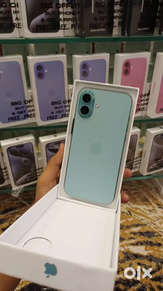 SELLING MY IPHONE 16.PLUS 128 GB REFURBISHED PIC 1 MONTH USE ONLY