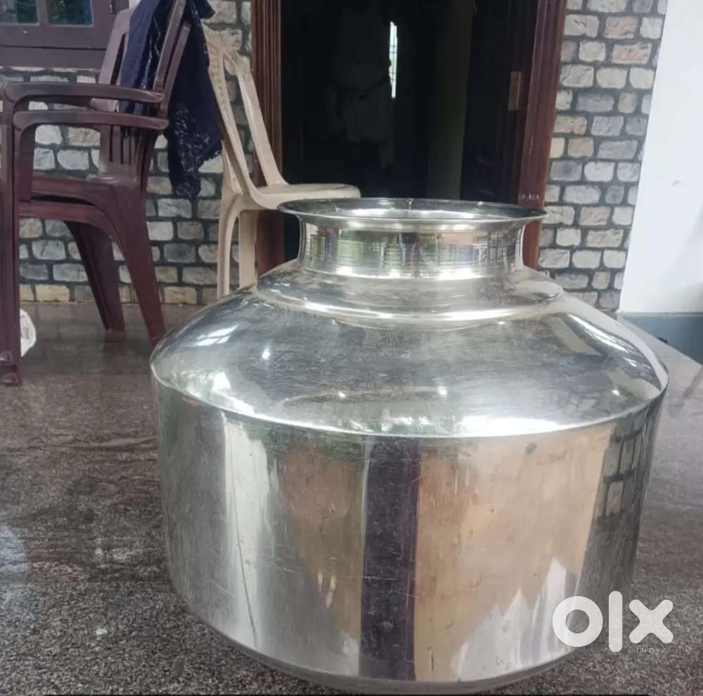 STAINLESS STEEL HANDE AND DRUM .FRIDGE AND AIR COOLER STAND