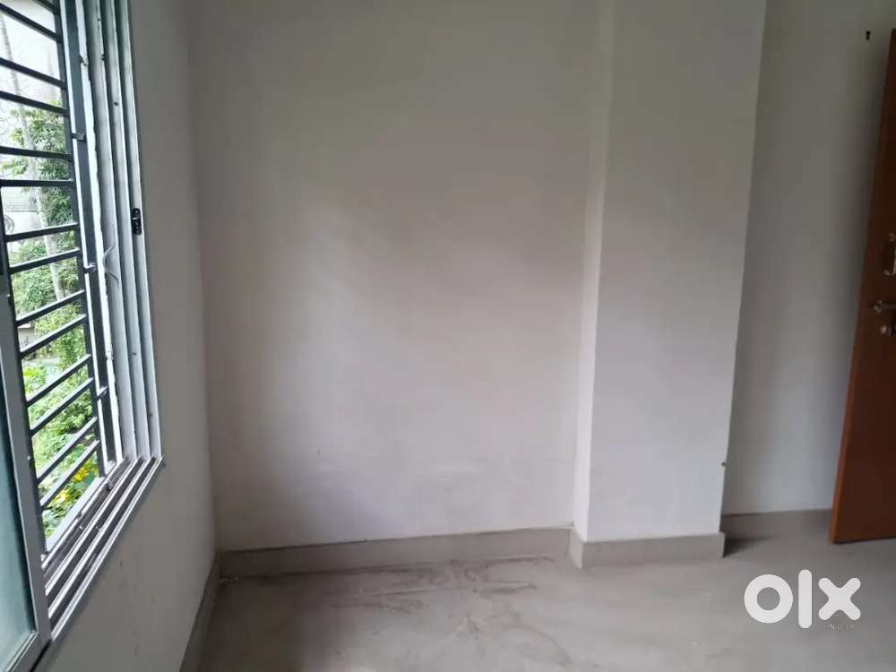 Get 2 BHK ready to move flat in Shyamnagar at low price