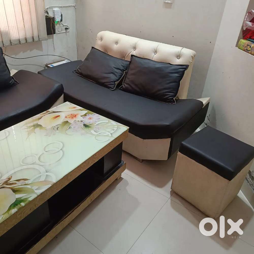 Kishti Sofa with Table