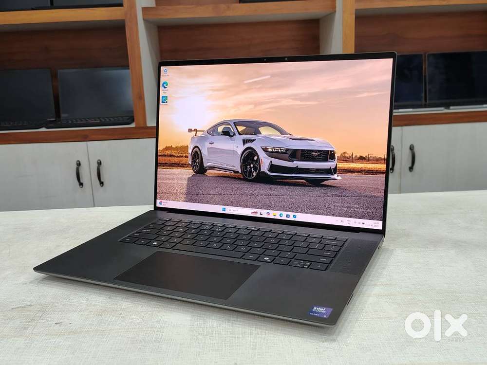 Expansive storage 2TB SSD Dell 5690  Ultra 9 (H)  64GB RAM  8GB GFX