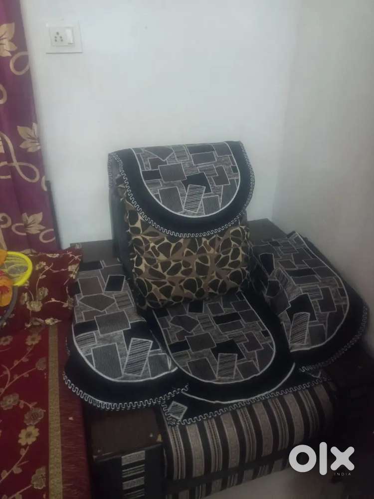 Maharaja sofa महाराजा सोफा 4 तकिया और सोफा कवर