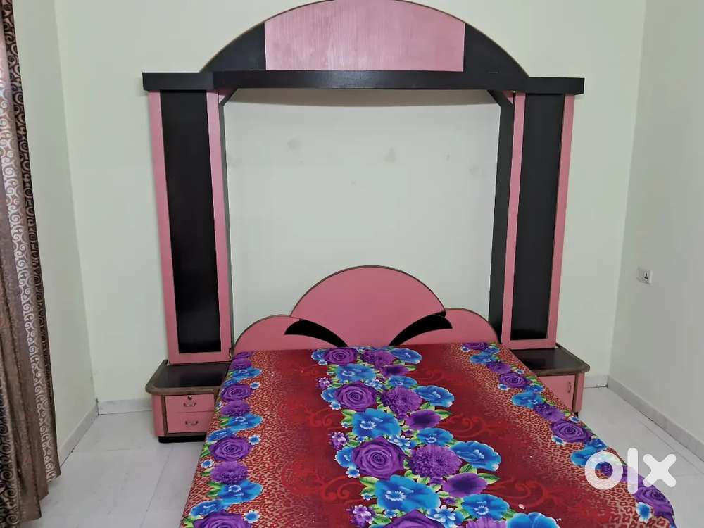 Premium 2BHK with  & AC Apko 1 room mil jayegya 13k 2 person