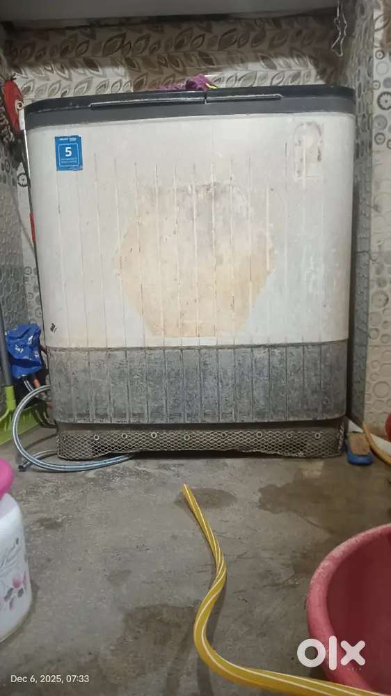 Washing is in good condition but I want sell because of place barrier.