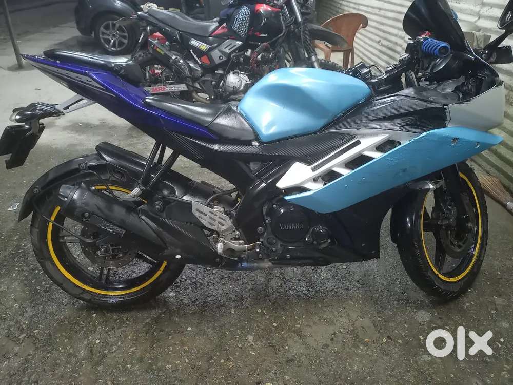 Yamaha R15 V2