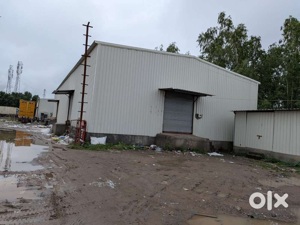6000 Sq Ft Warehouse for Rent – Fire Safety, 3 Shutters, Corner Plot