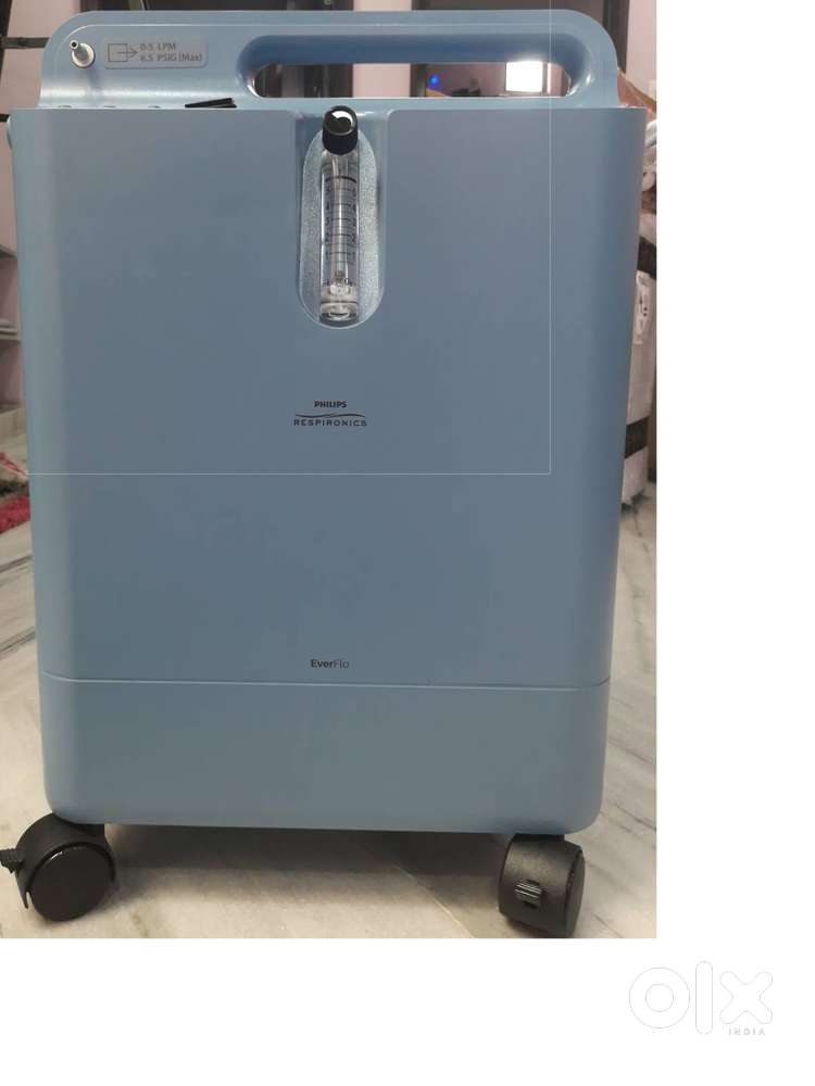 Philips EverFlo Oxygen Concentrator 5LP 90 Hrs Use almost new