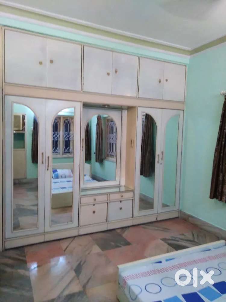 SALTLAKE 2 FLATS ON 2 FLOORS FOR SALE