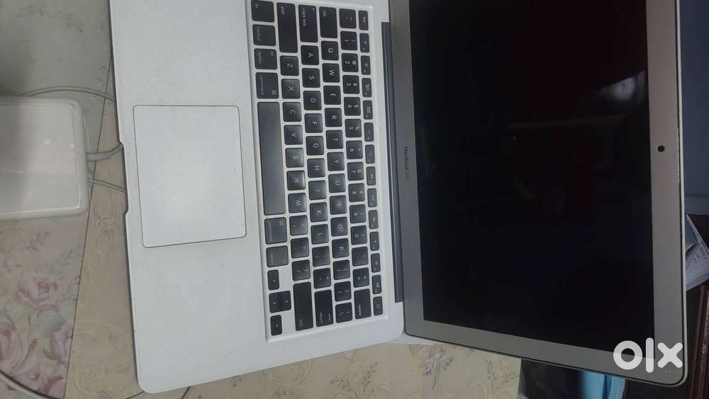 Apple laptop