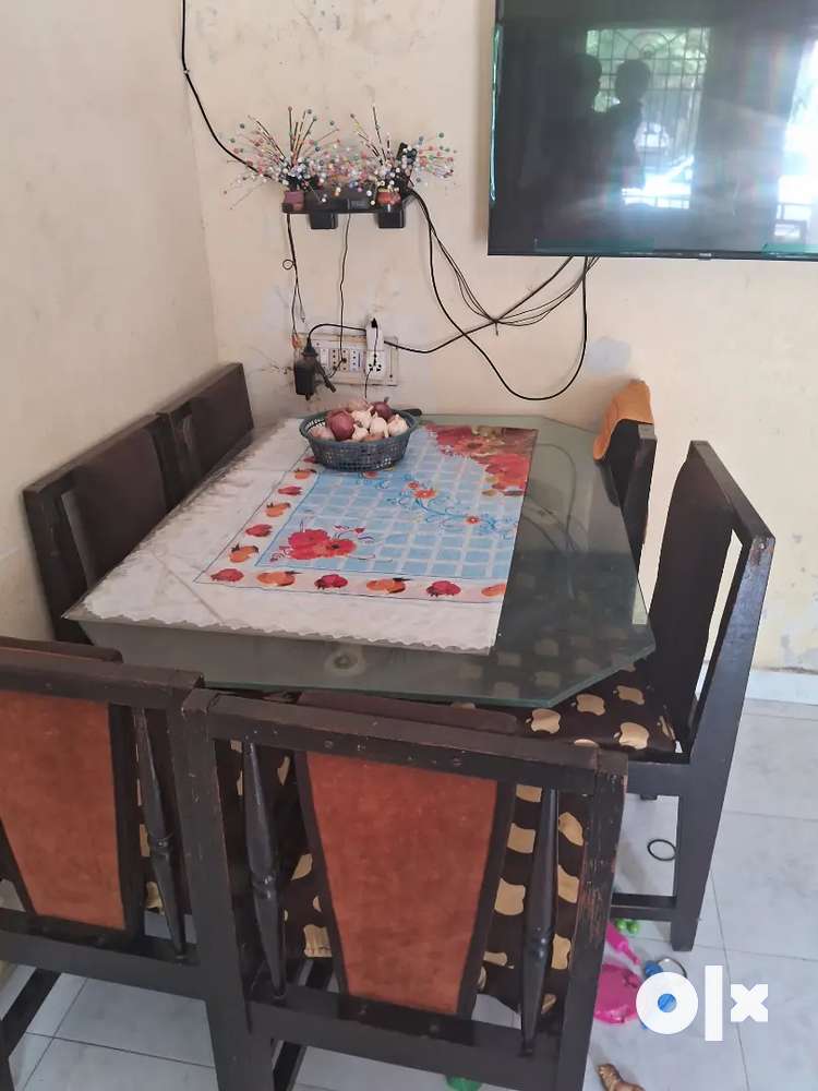 Dining  table with chair