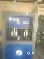 Pet bottle blowing machine