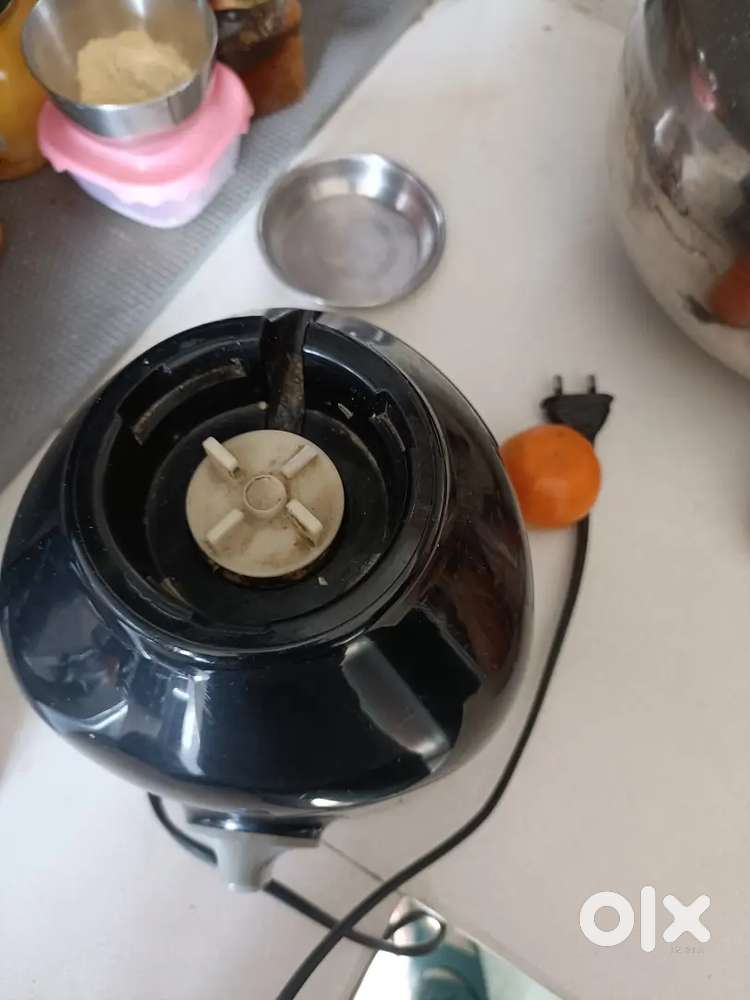 Phillips 750 Watt Mixer a d Grinder