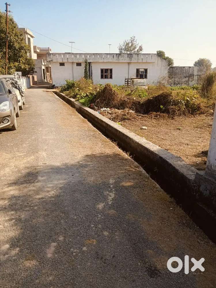 Good locality in such a beautiful area R/O Ranjeetpur camp gole gujral