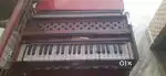 Harmonium bahut pyara bajra hain