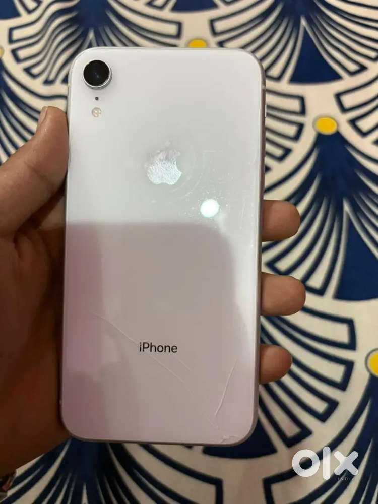 Xr 128 gb White With box and charger