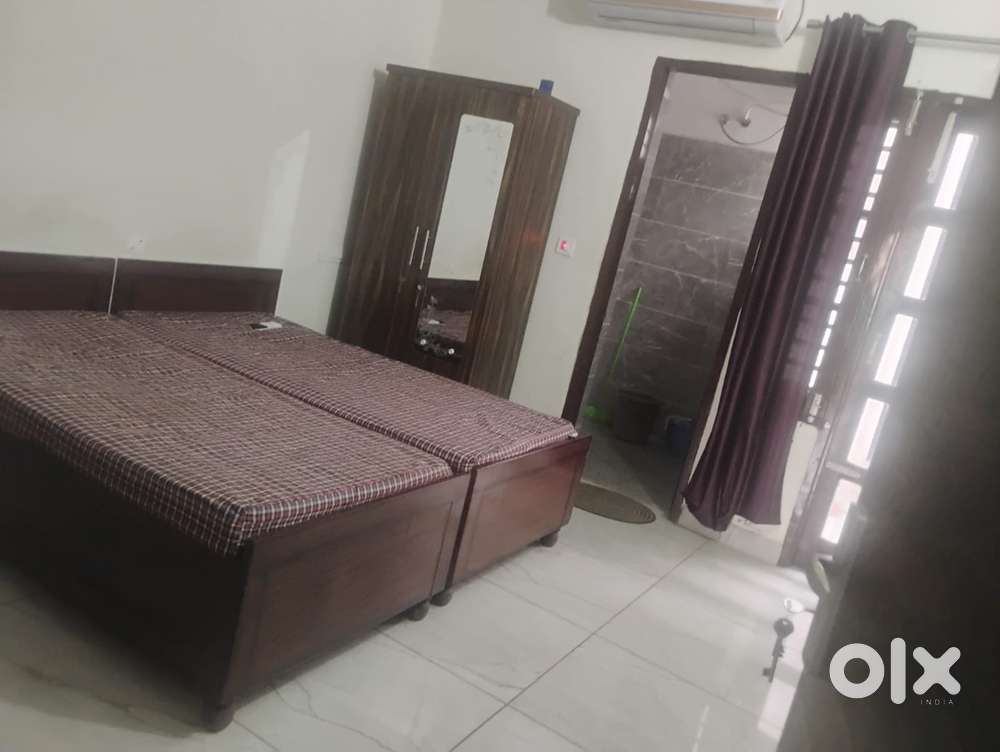 INDEPENDENT ROOMS FOR GIRLS