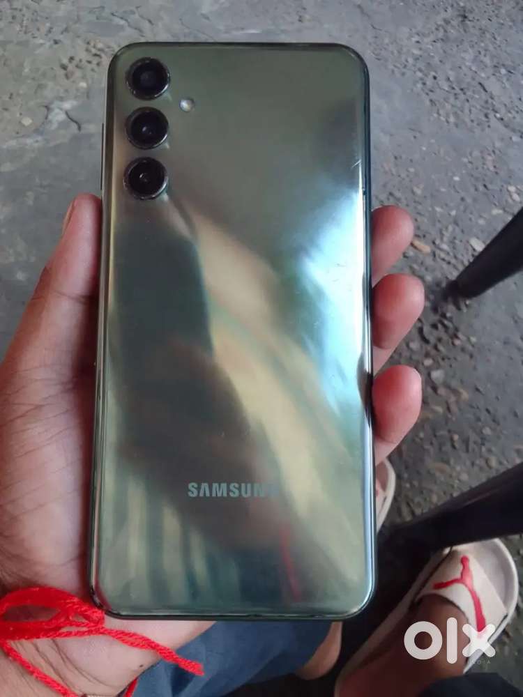 F34 samsung with bill box  original charger