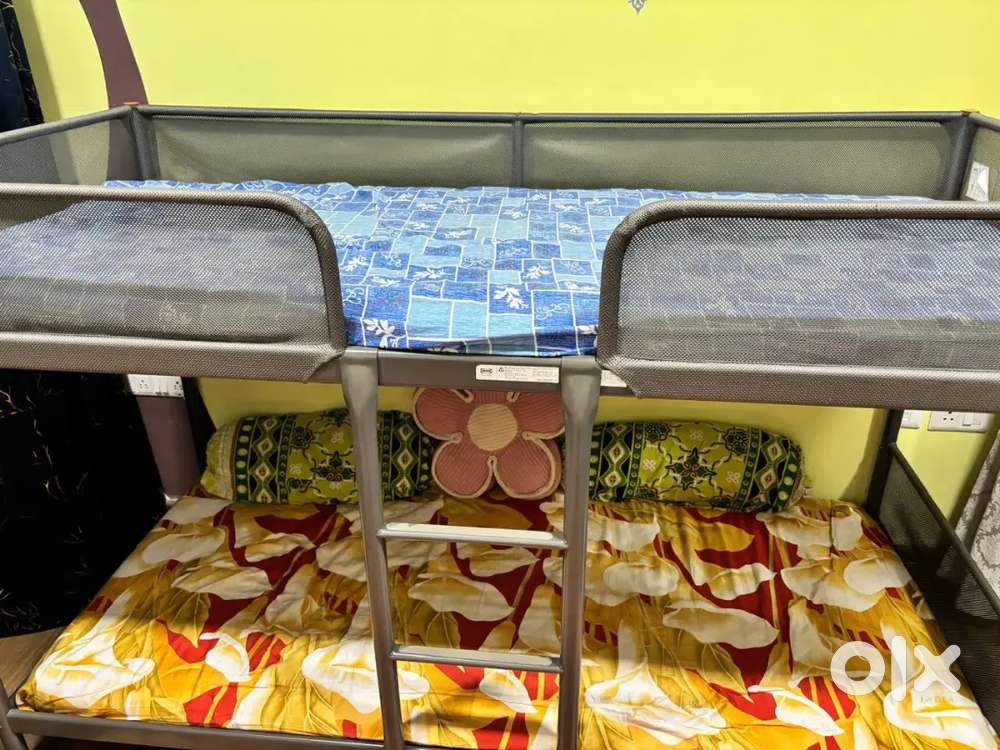 Bunk bed with mattress