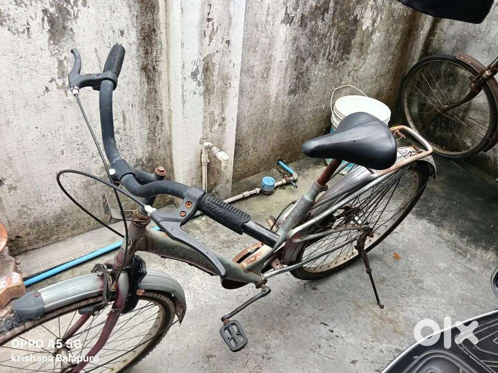 Ladki ki cycle