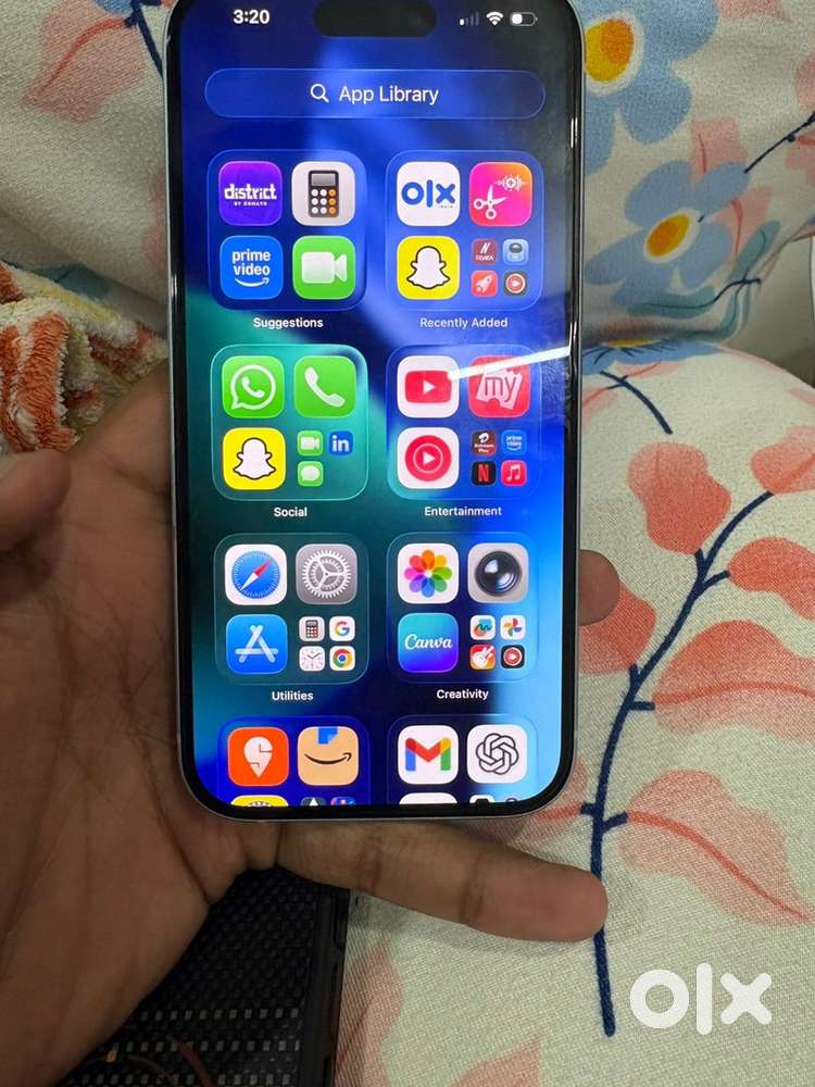 Iphone 15 for sale 2 months mobile used 1month only 98 battery 128 gb