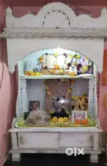 White Marble Simhasan