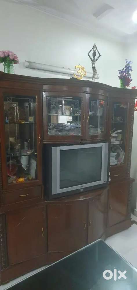 Showcase with LG TV to be sell