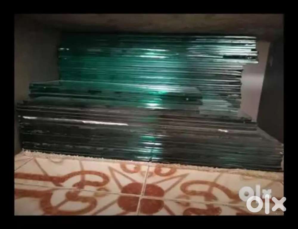 Plain Glass Sheets for Sale – Excellent Condition