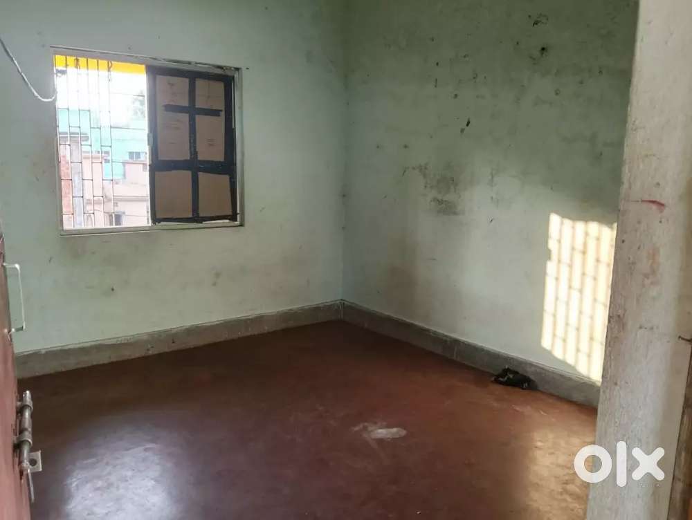 Room for rent for working girls at lowest price