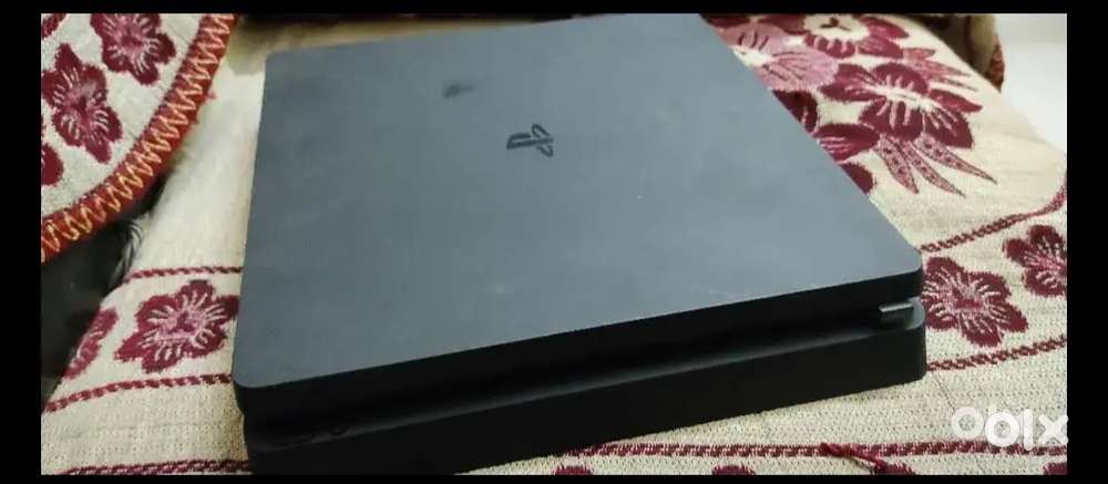 Ps4 slim 6.72 software version with 22 games