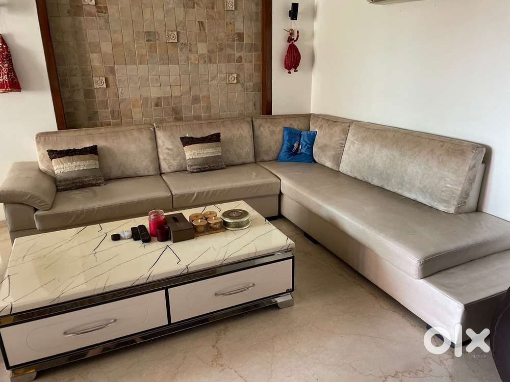 Sofa Set in attractive condition.