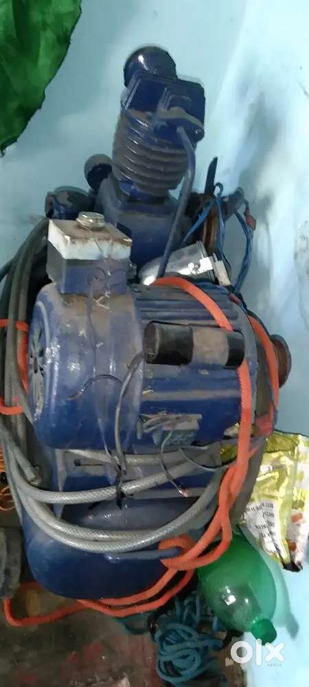 Spray painting machine
